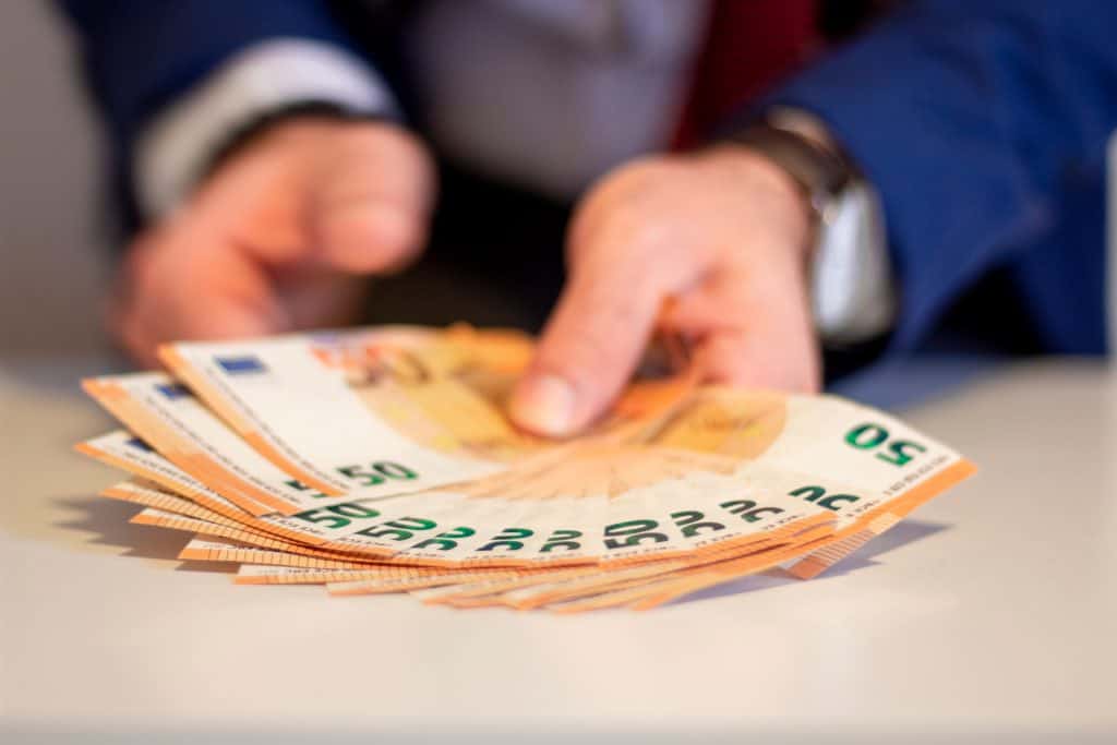 Trebam novac danas Trebam novac danas
